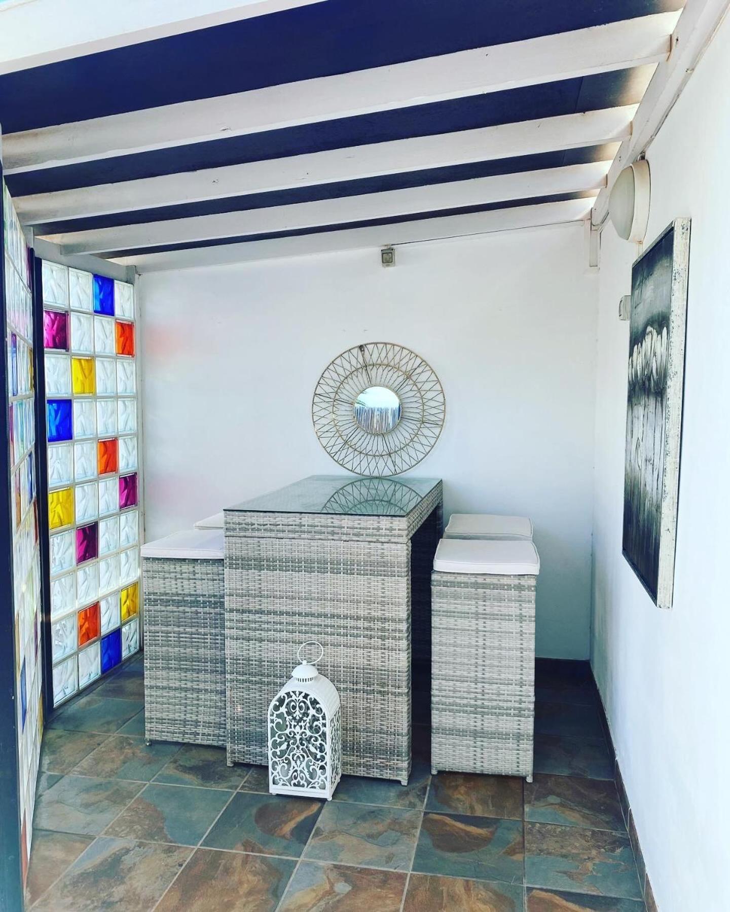 Large Studio Apartment! กอสตา เตกีสเซ ภายนอก รูปภาพ