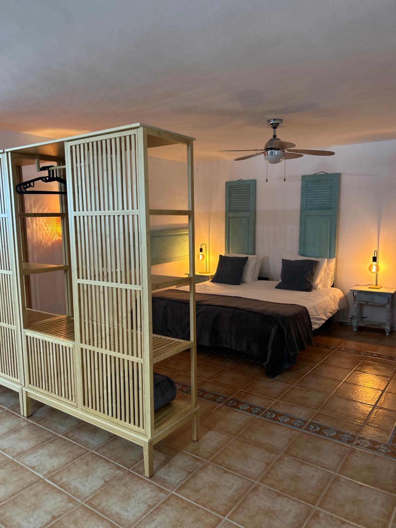 Large Studio Apartment! กอสตา เตกีสเซ ภายนอก รูปภาพ