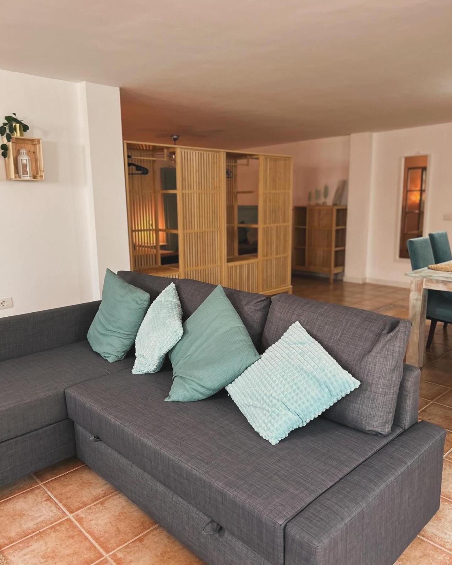 Large Studio Apartment! กอสตา เตกีสเซ ภายนอก รูปภาพ