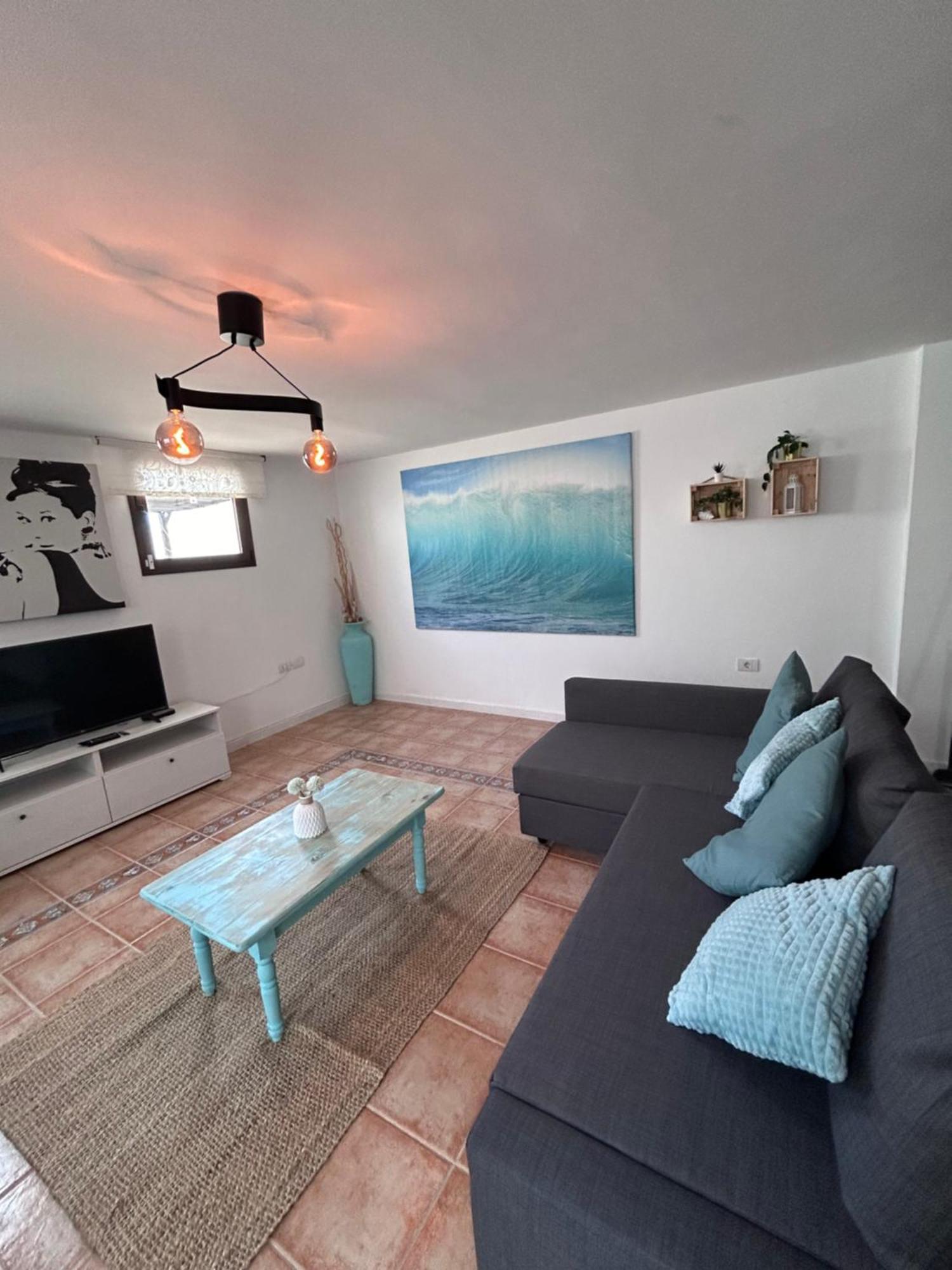 Large Studio Apartment! กอสตา เตกีสเซ ภายนอก รูปภาพ